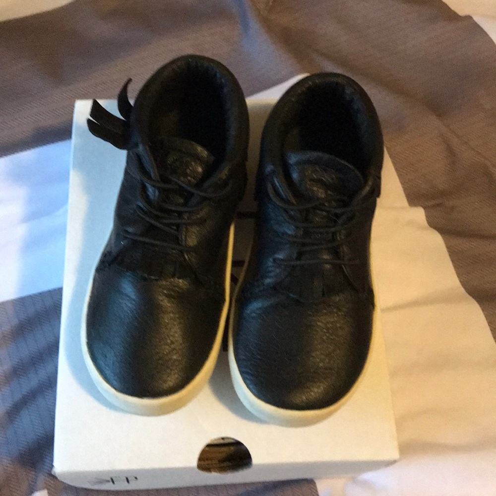 Boys Freshly Picked Moccs Sz10